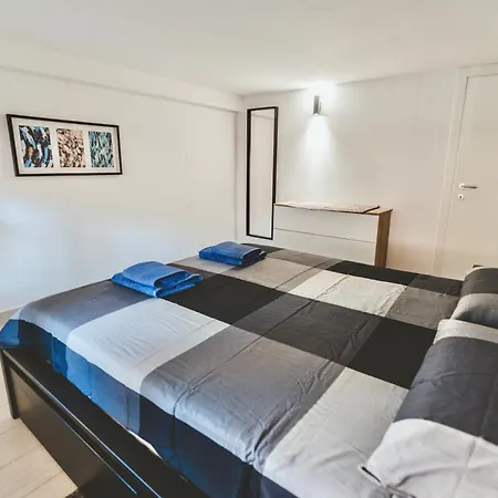 Exclusive Luxury Home With Private Parking-3